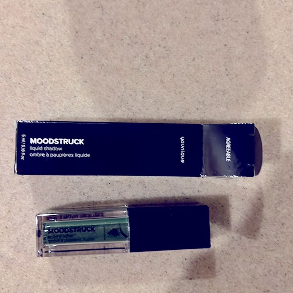 NEW Younique Moodstruck Liquid Eyeshadow  Agreeable (green)